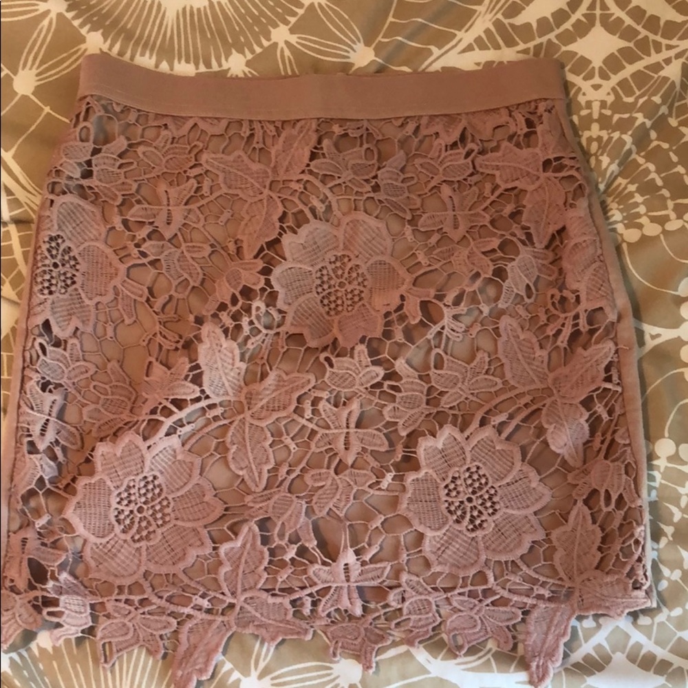 Size 6 American Eagle lace skirt